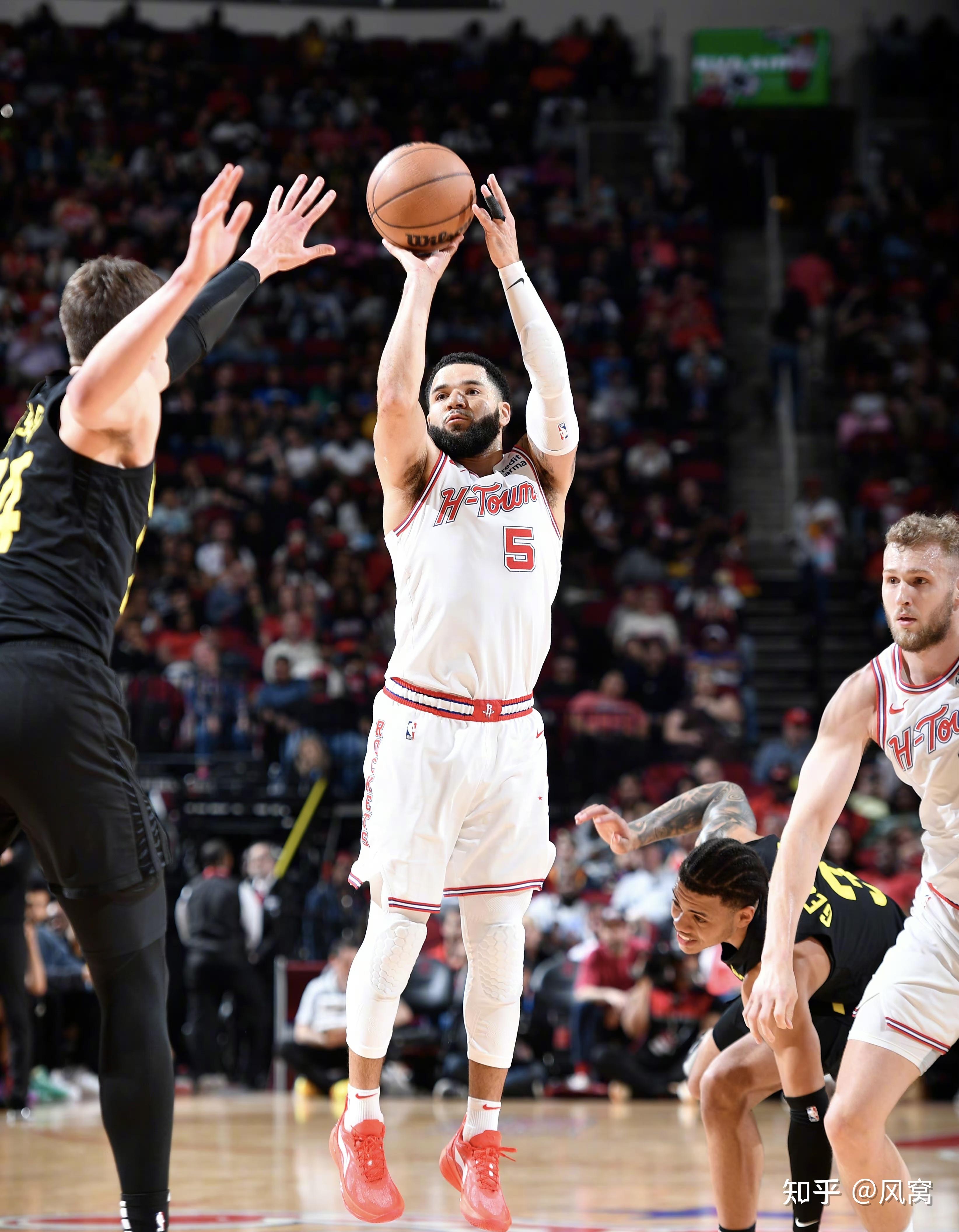 休斯敦火箭围绕NBA常规赛临场应变拉齐奥赛前状态回暖，集结日阿森纳调整名单以备欧冠瞬间刷屏 